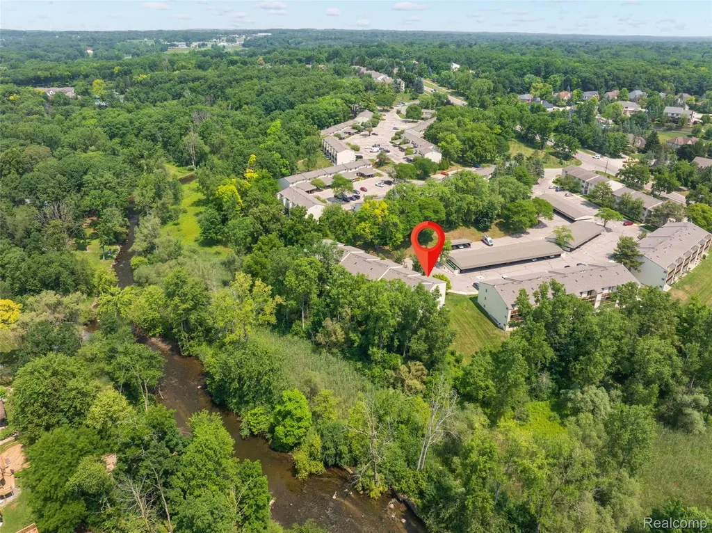 1693 Riverside Drive Rochester Hills City MI 48309
