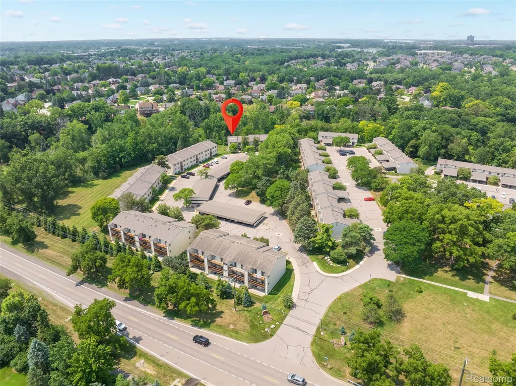 1693 Riverside Drive Rochester Hills City MI 48309