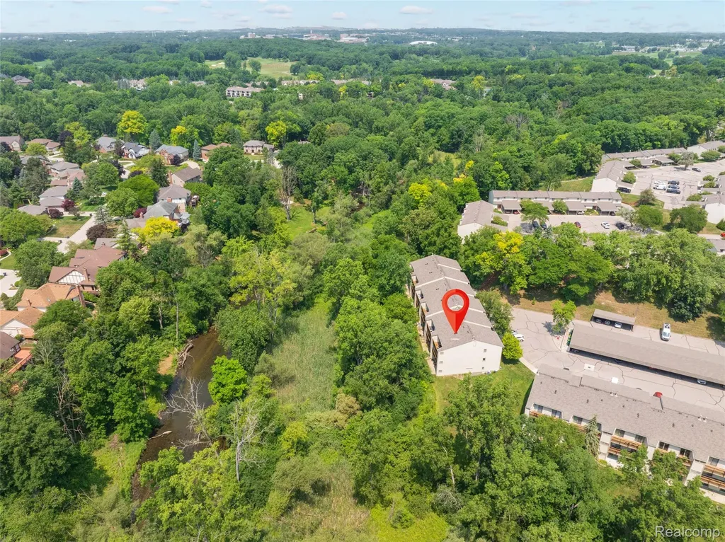 1693 Riverside Drive Rochester Hills City MI 48309