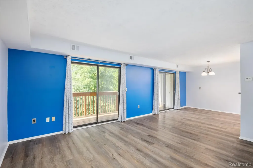 1693 Riverside Drive Rochester Hills City MI 48309