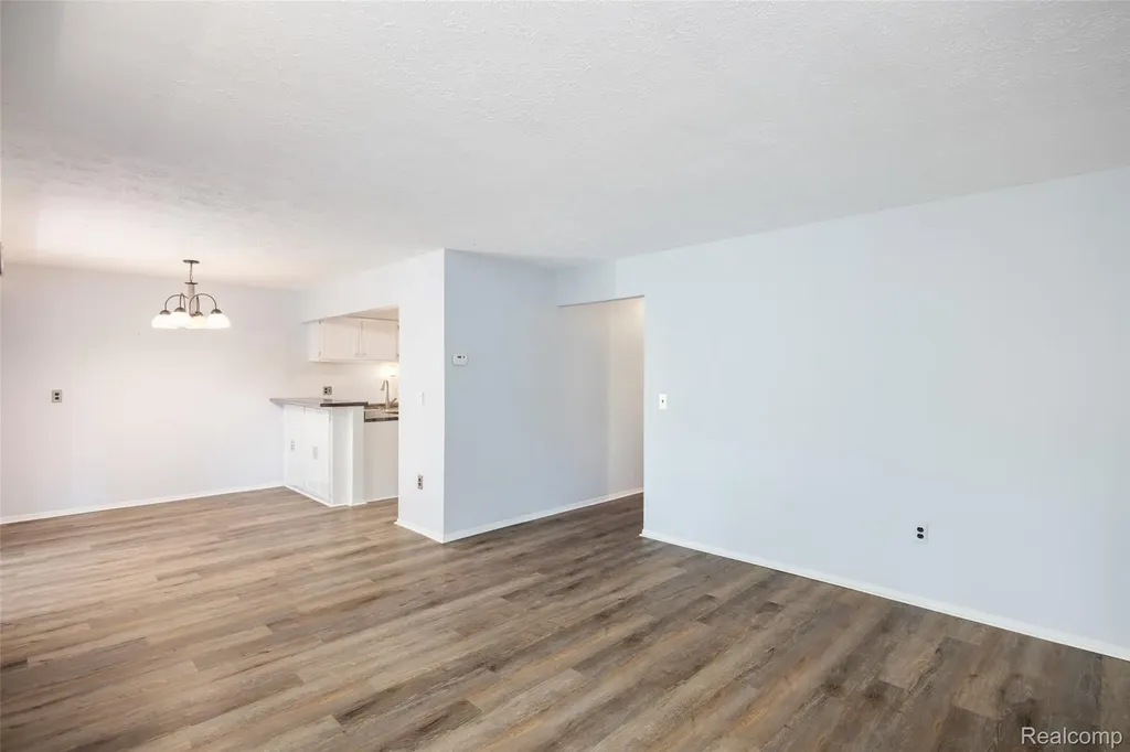1693 Riverside Drive Rochester Hills City MI 48309