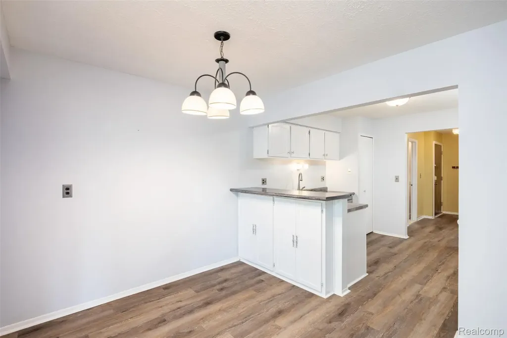 1693 Riverside Drive Rochester Hills City MI 48309