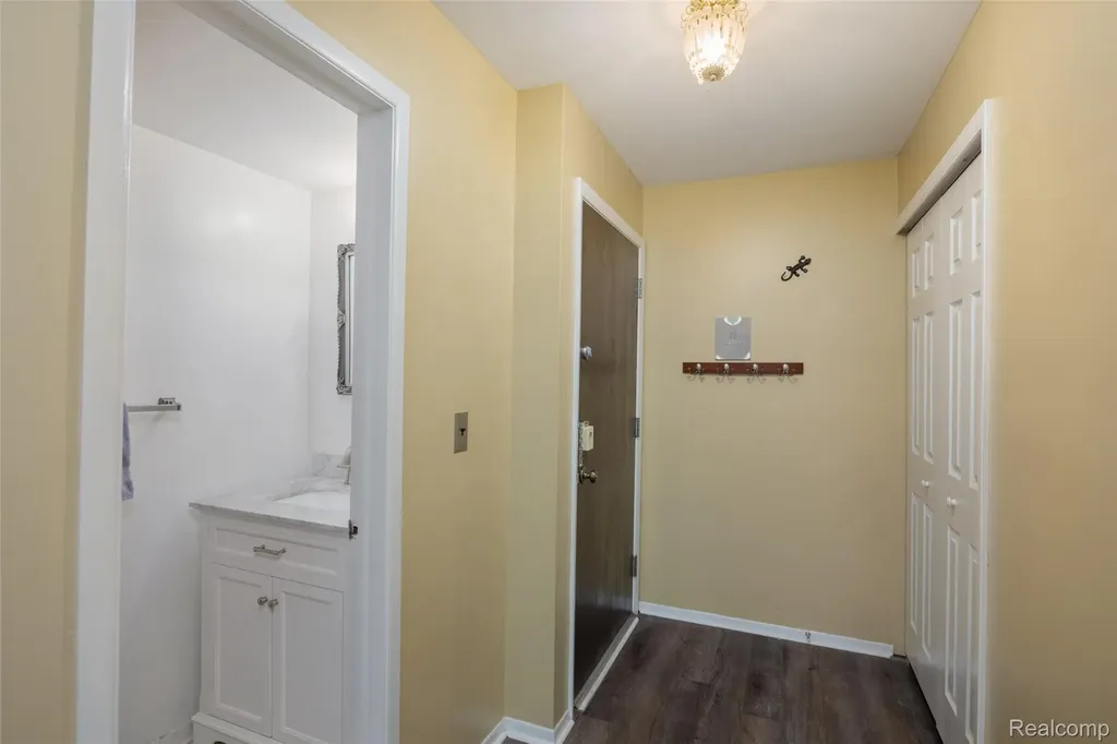 1693 Riverside Drive Rochester Hills City MI 48309