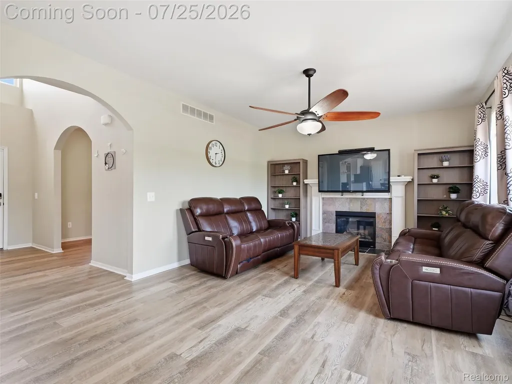 94 Blackberry Drive White Lake Charter Township MI 48386