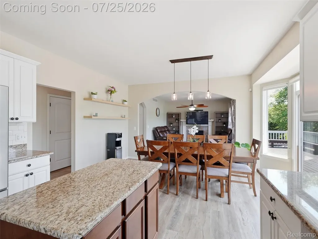94 Blackberry Drive White Lake Charter Township MI 48386