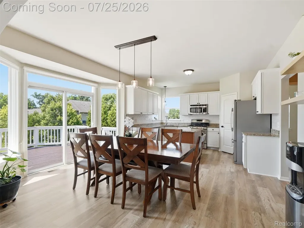 94 Blackberry Drive White Lake Charter Township MI 48386