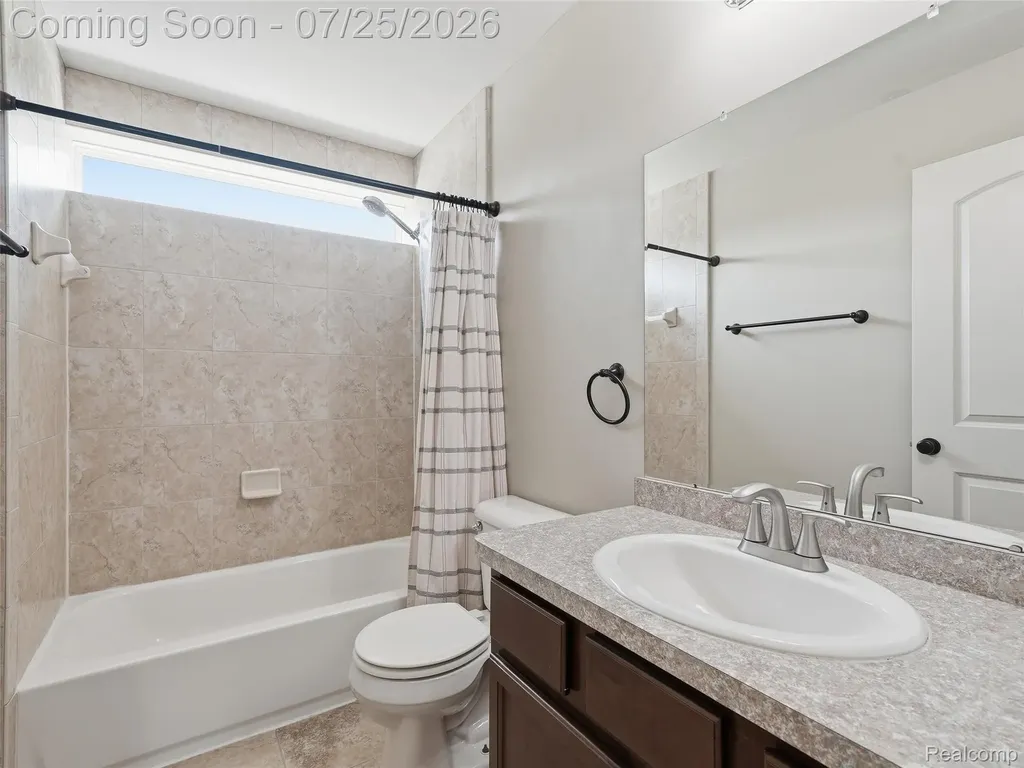 94 Blackberry Drive White Lake Charter Township MI 48386