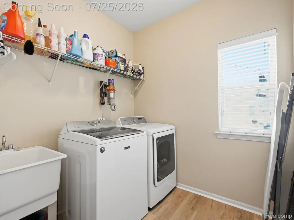 94 Blackberry Drive White Lake Charter Township MI 48386