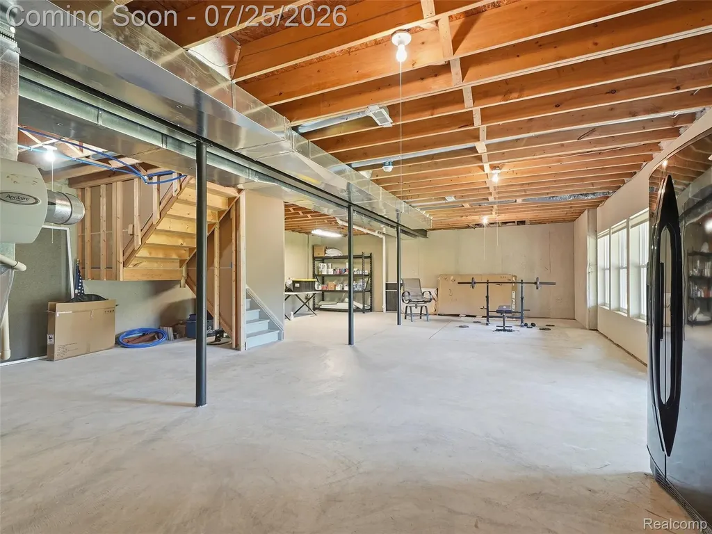 94 Blackberry Drive White Lake Charter Township MI 48386