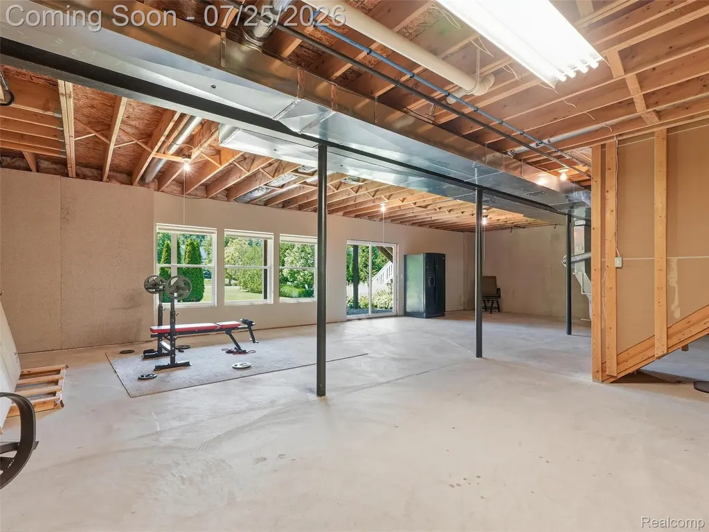 94 Blackberry Drive White Lake Charter Township MI 48386