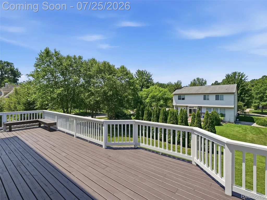 94 Blackberry Drive White Lake Charter Township MI 48386