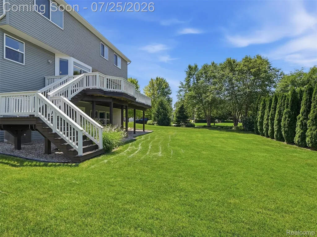 94 Blackberry Drive White Lake Charter Township MI 48386