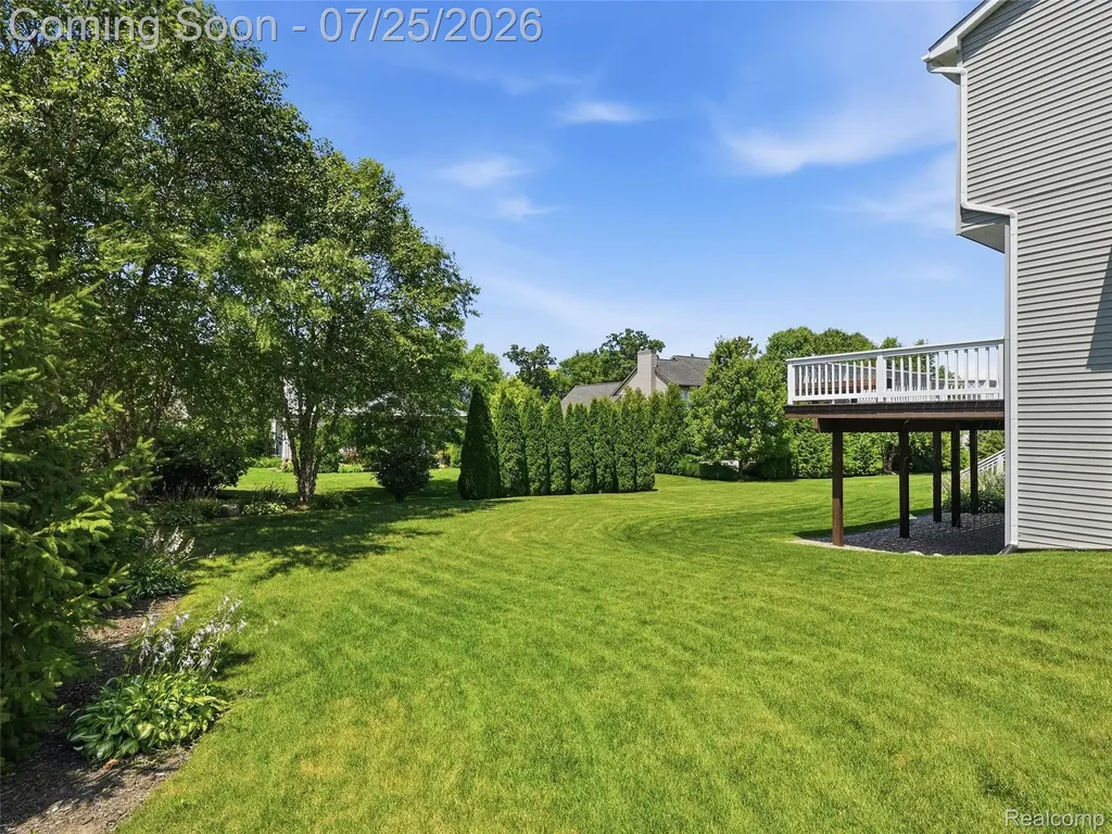 94 Blackberry Drive White Lake Charter Township MI 48386