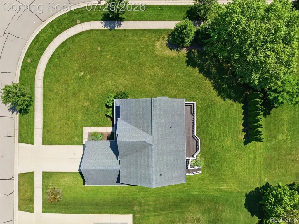 94 Blackberry Drive White Lake Charter Township MI 48386