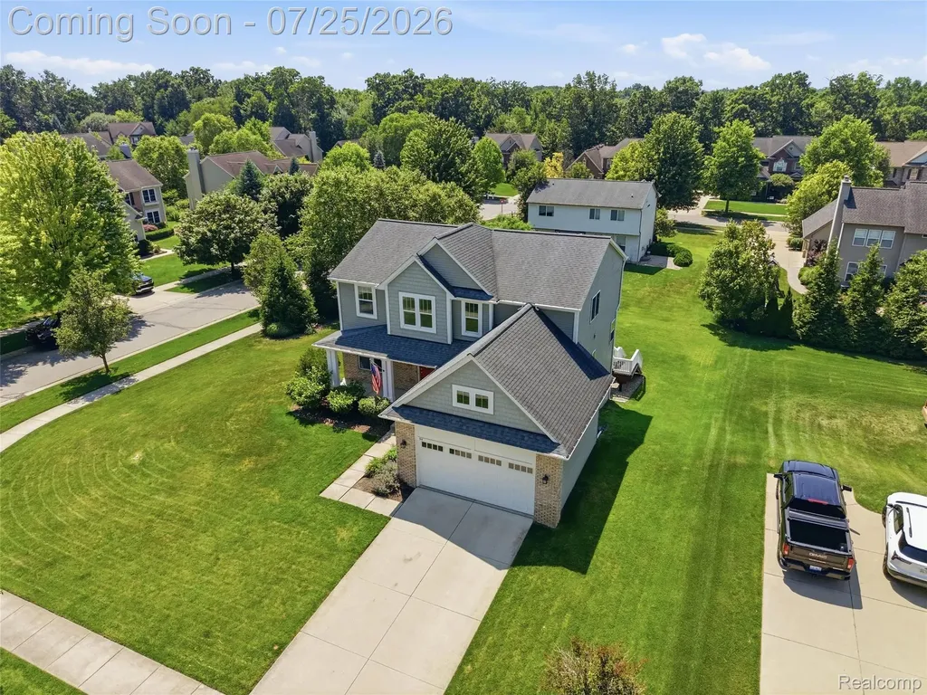 94 Blackberry Drive White Lake Charter Township MI 48386