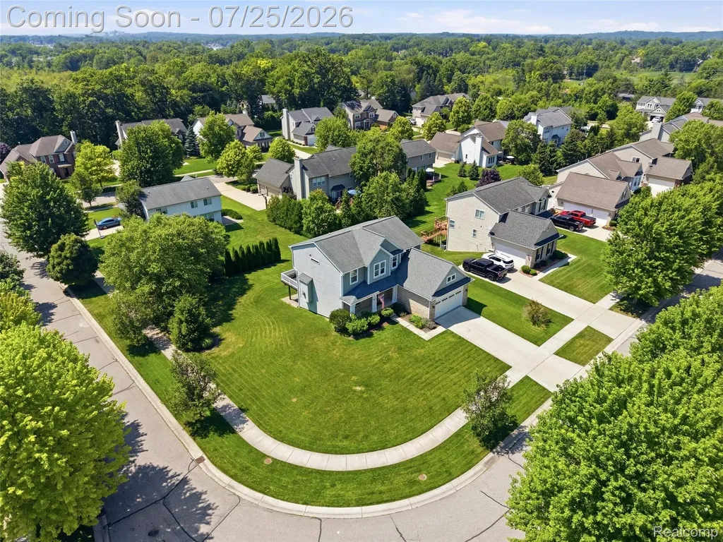 94 Blackberry Drive White Lake Charter Township MI 48386
