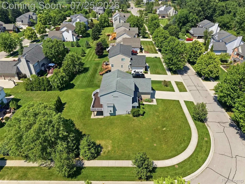 94 Blackberry Drive White Lake Charter Township MI 48386