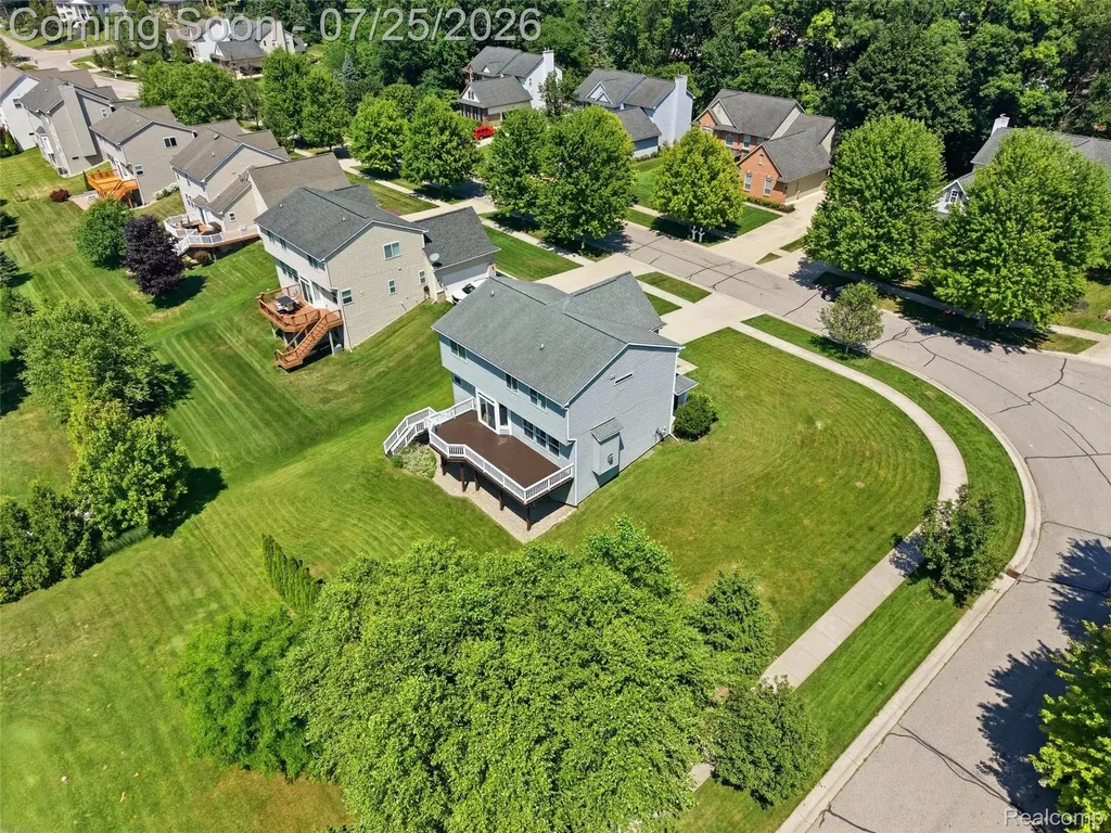 94 Blackberry Drive White Lake Charter Township MI 48386
