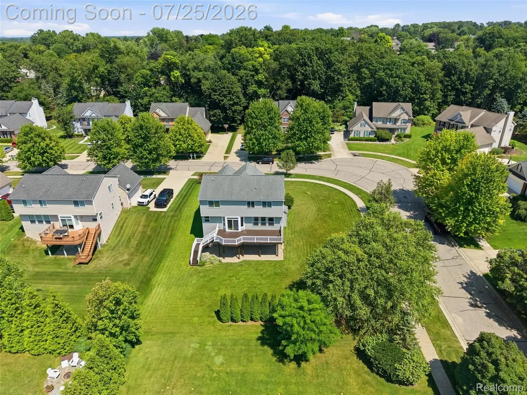 94 Blackberry Drive White Lake Charter Township MI 48386