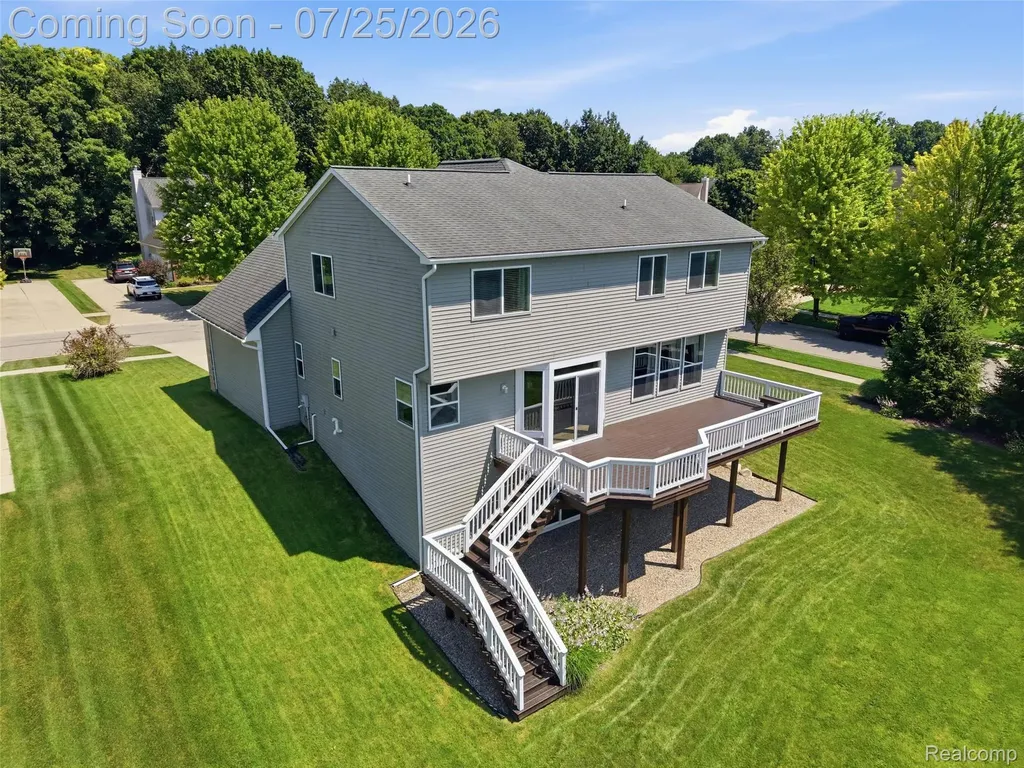 94 Blackberry Drive White Lake Charter Township MI 48386