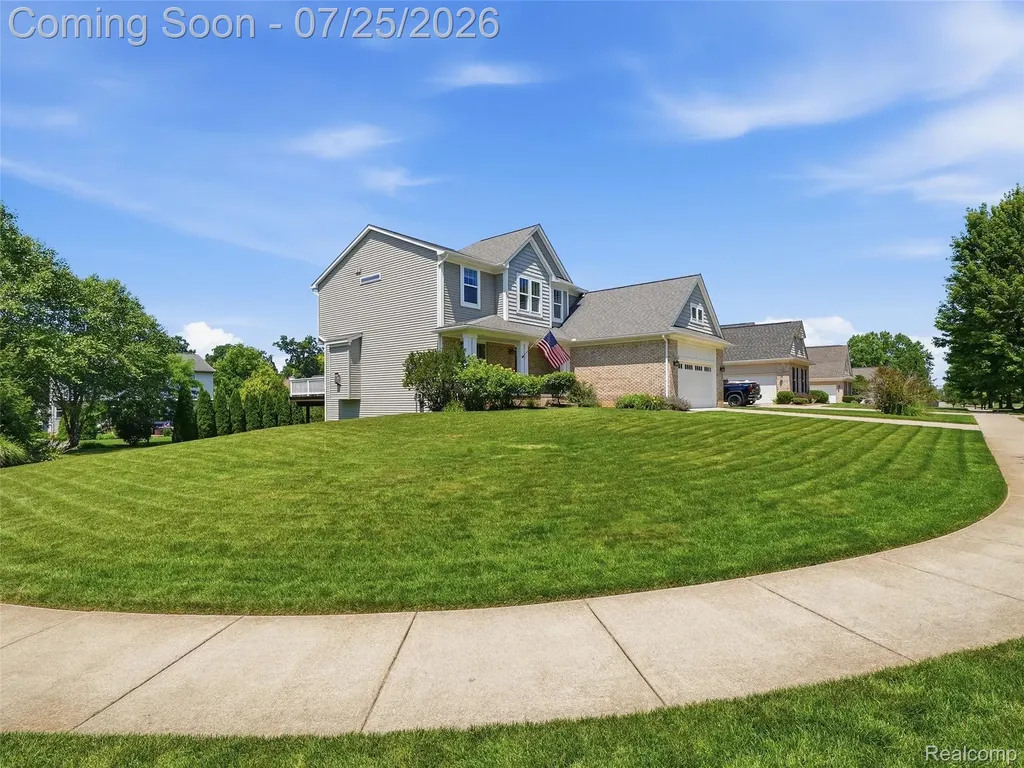 94 Blackberry Drive White Lake Charter Township MI 48386