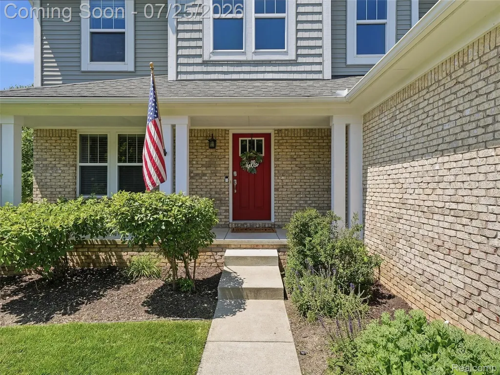 94 Blackberry Drive White Lake Charter Township MI 48386
