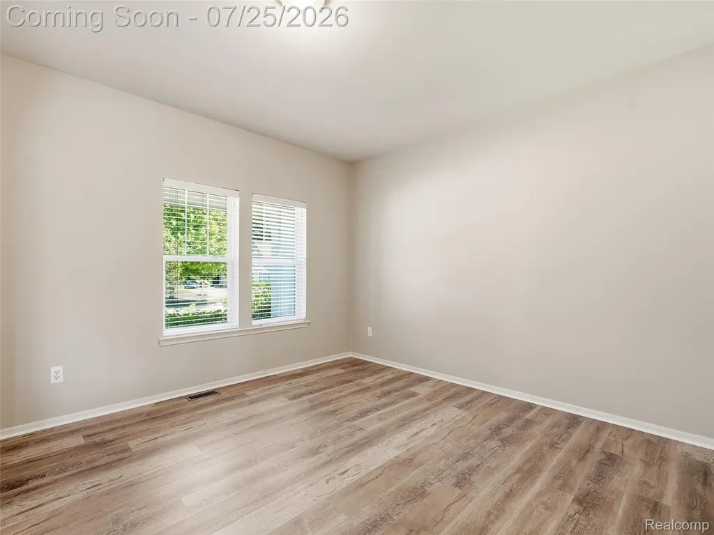 94 Blackberry Drive White Lake Charter Township MI 48386