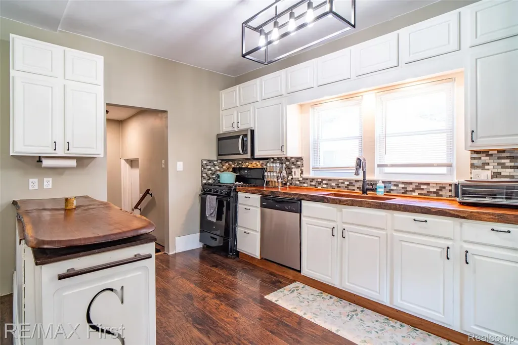 34741 Maple Street Memphis City MI 48041