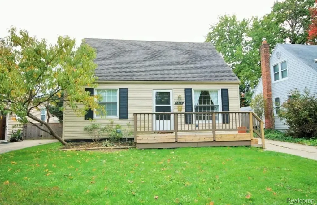 1313 Royal Avenue Royal Oak City MI 48073