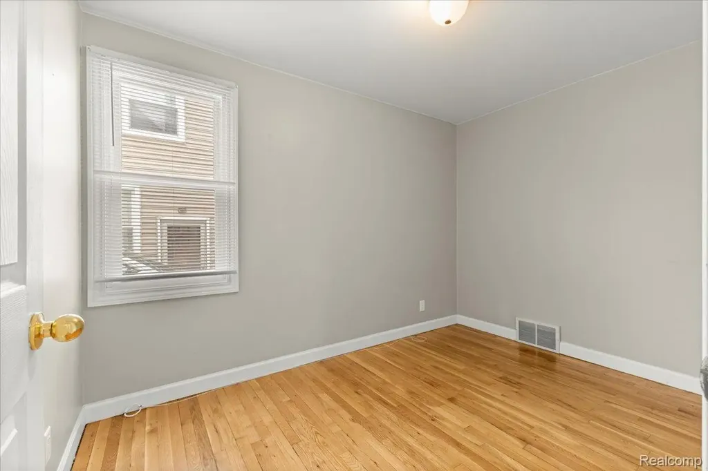 1313 Royal Avenue Royal Oak City MI 48073
