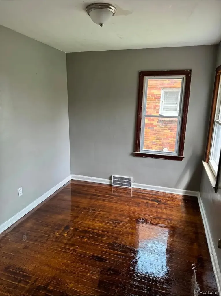 9541 Grandmont Avenue Detroit City MI 48227