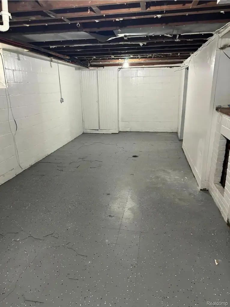 9541 Grandmont Avenue Detroit City MI 48227