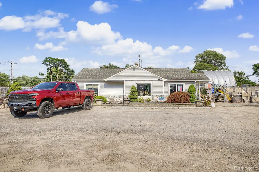 1287 S Merriman Road Westland City MI 48186