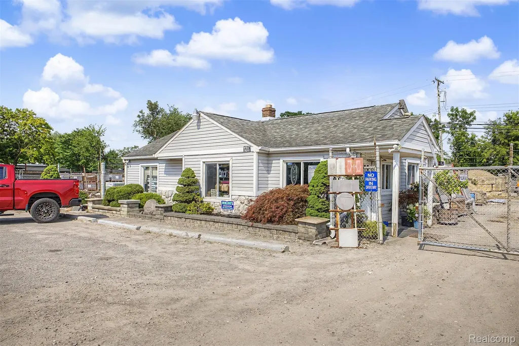 1287 S Merriman Road Westland City MI 48186