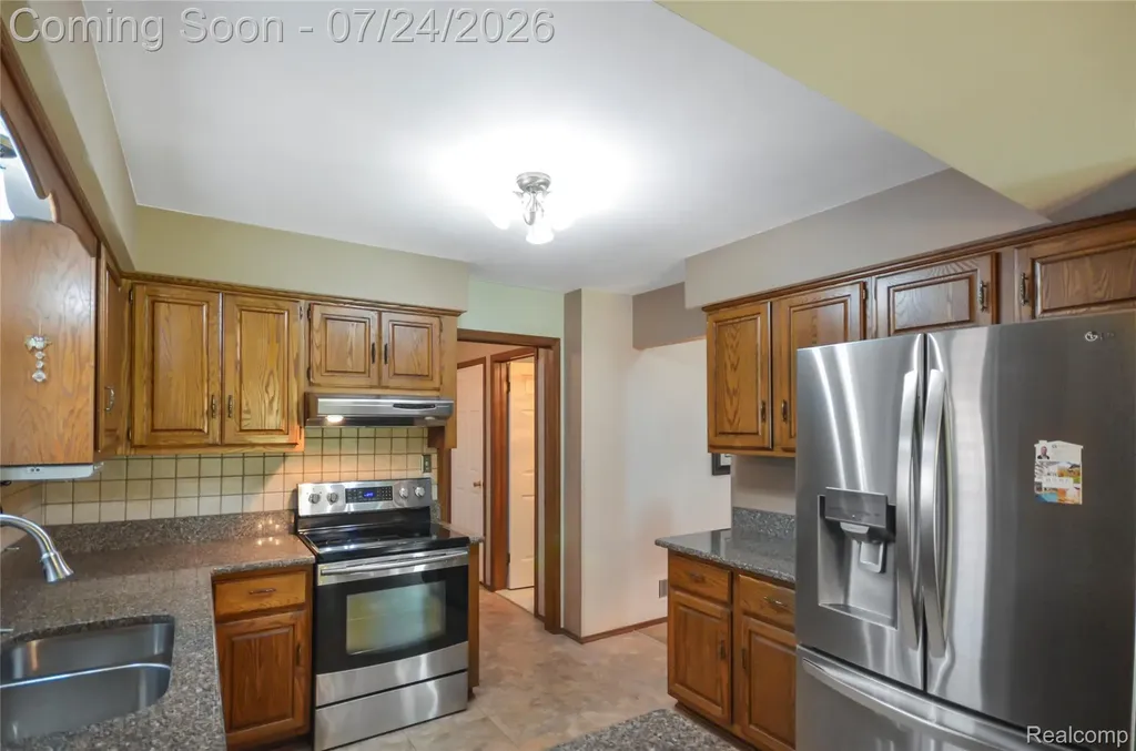 35535 Collingwood Drive Sterling Heights City MI 48312