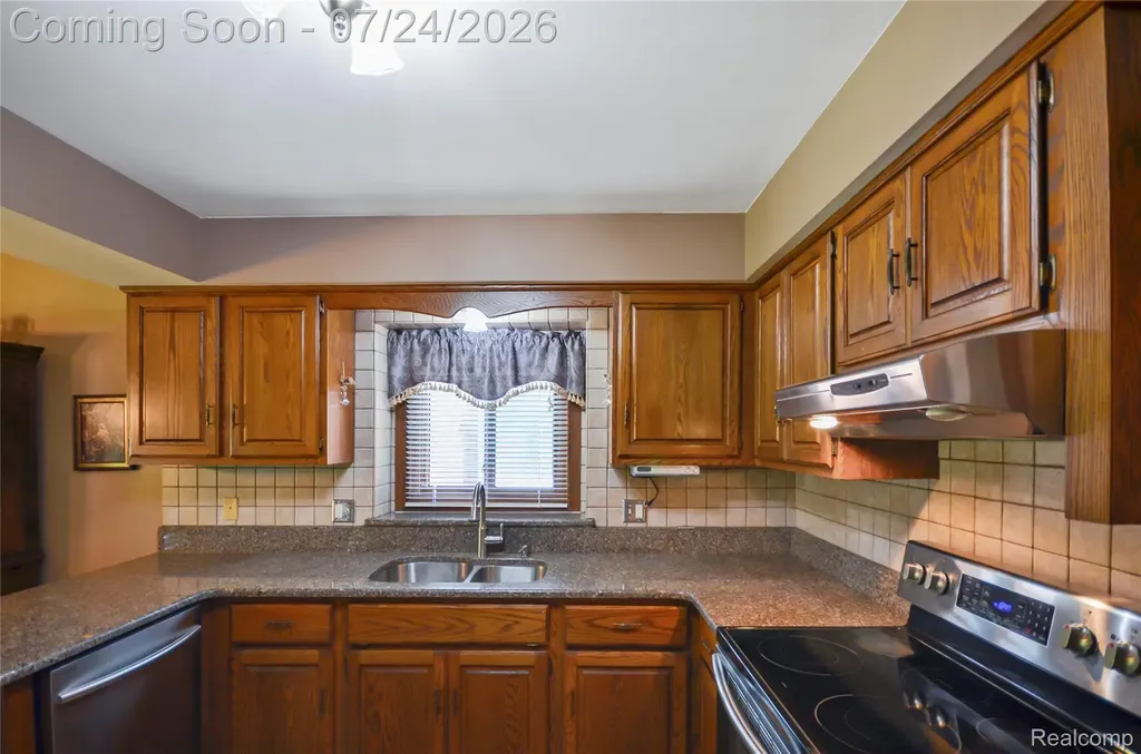 35535 Collingwood Drive Sterling Heights City MI 48312