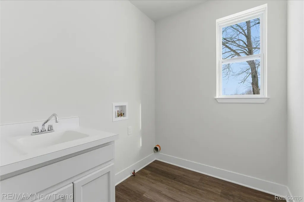 2388 Madison Street Wixom City MI 48393