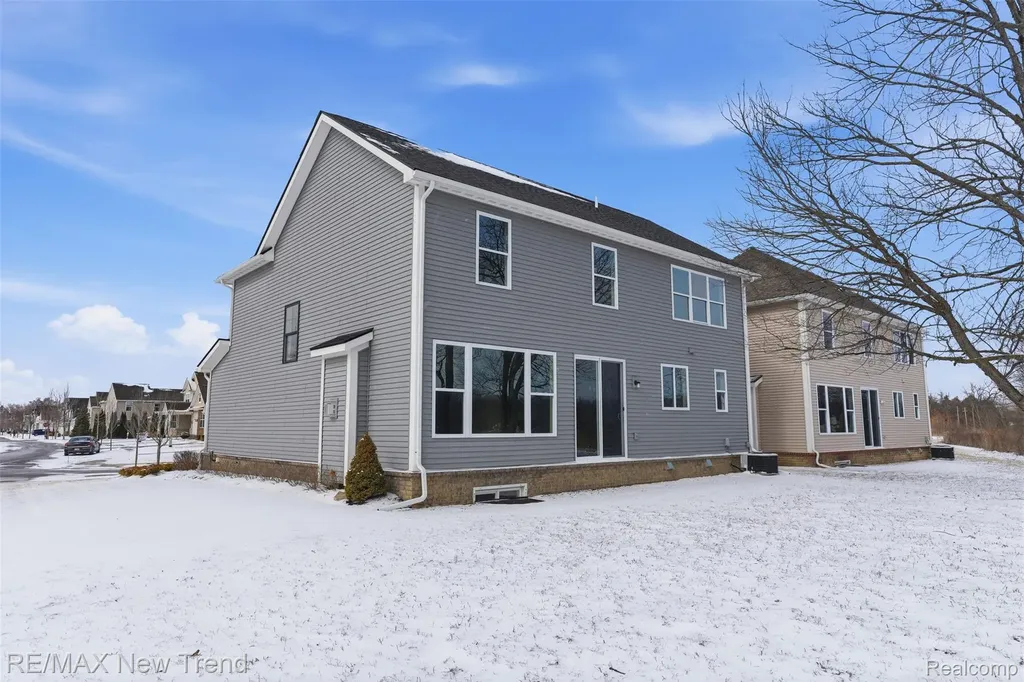 2388 Madison Street Wixom City MI 48393