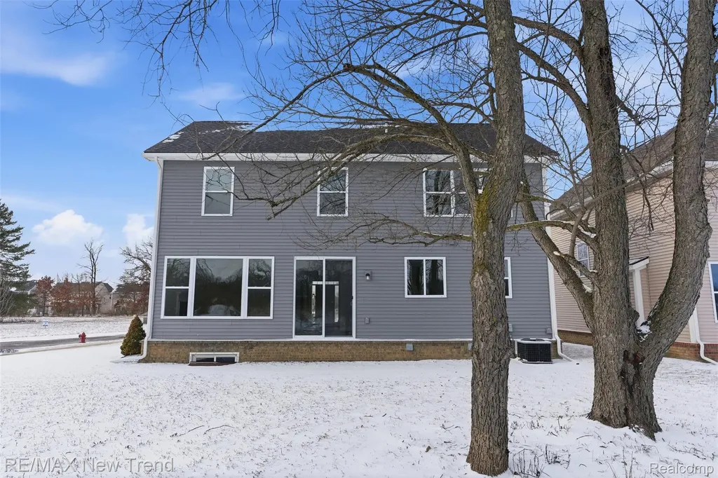 2388 Madison Street Wixom City MI 48393