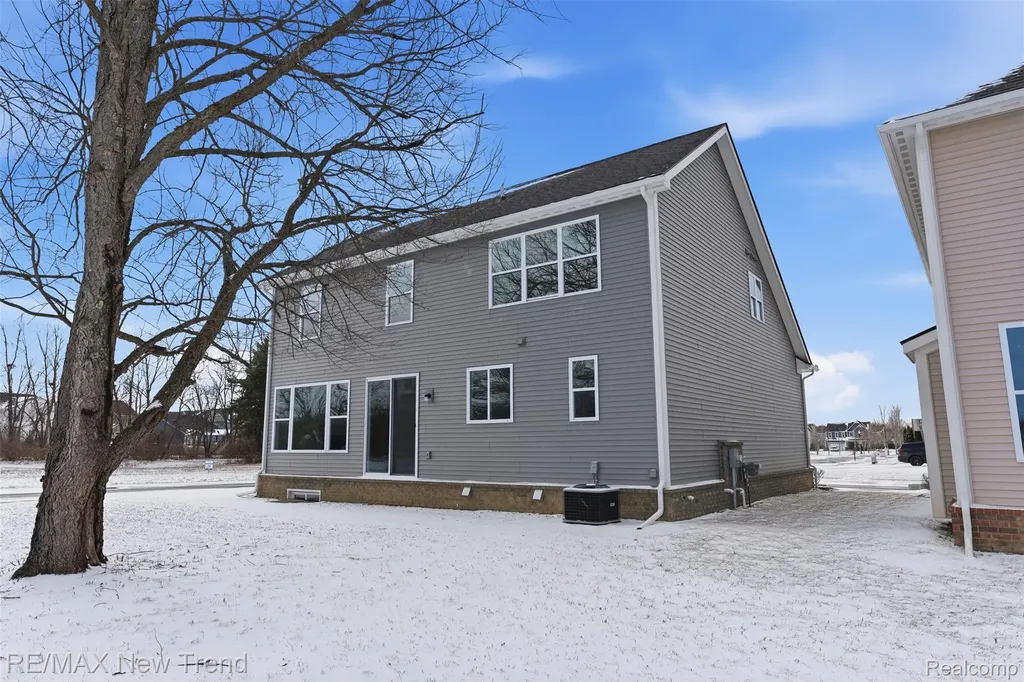 2388 Madison Street Wixom City MI 48393