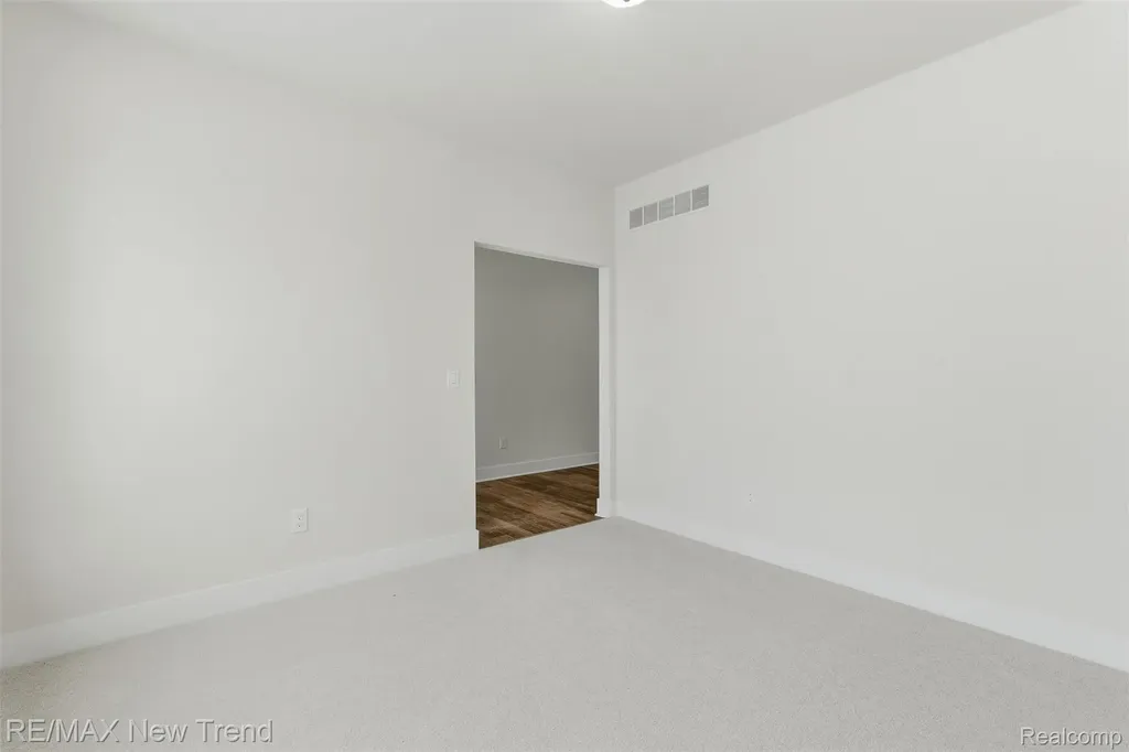 2388 Madison Street Wixom City MI 48393