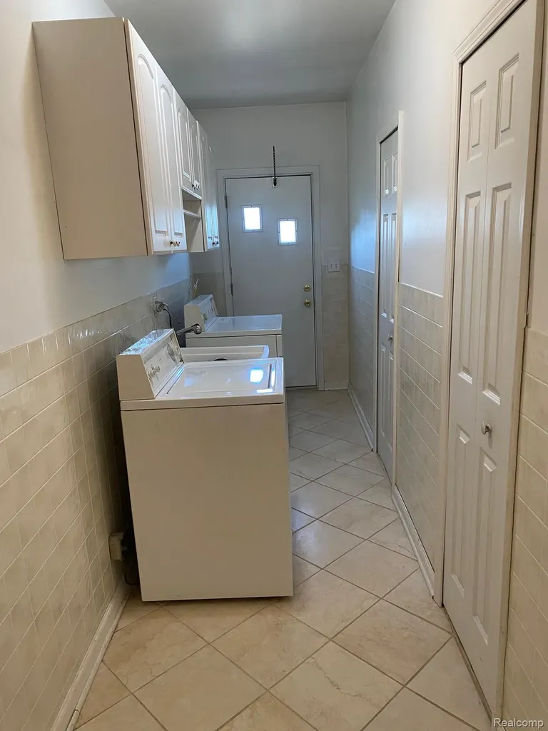 36745 Rowe Drive Sterling Heights City MI 48312