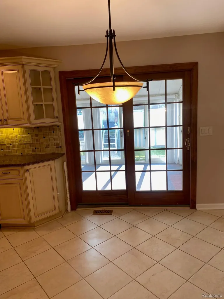 36745 Rowe Drive Sterling Heights City MI 48312