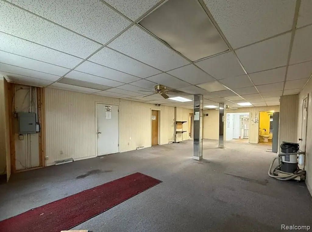 4094 S Saginaw Street Burton City MI 48529
