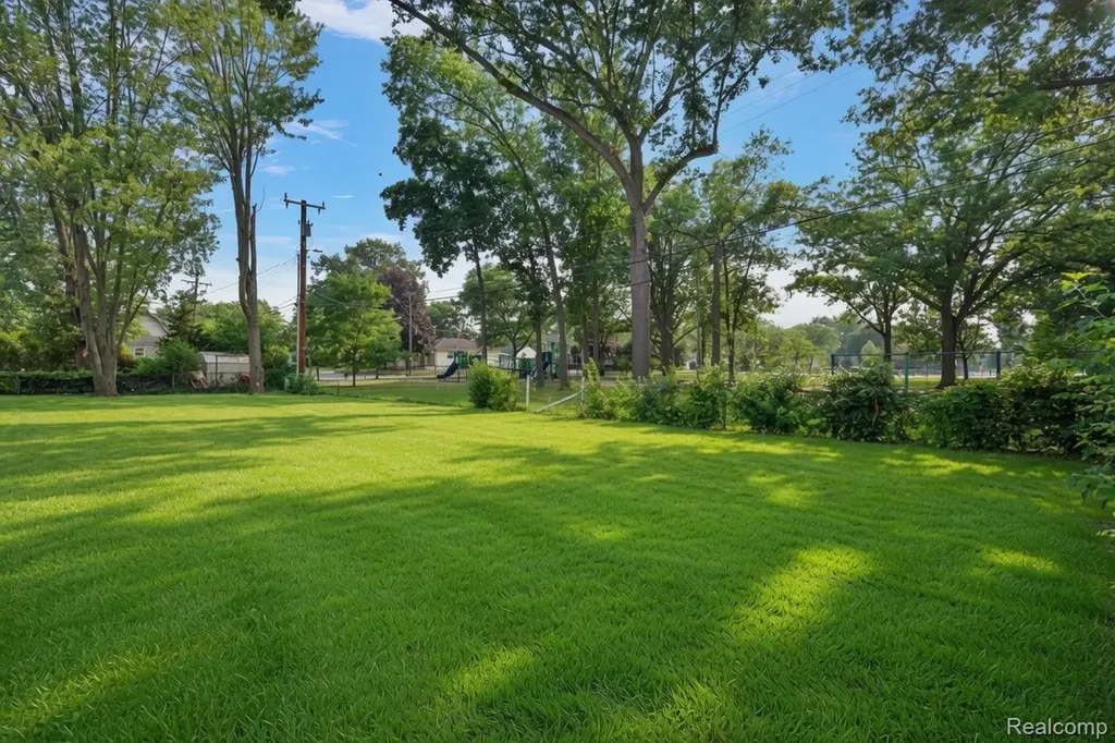 3139 Grayson Street Ferndale City MI 48220