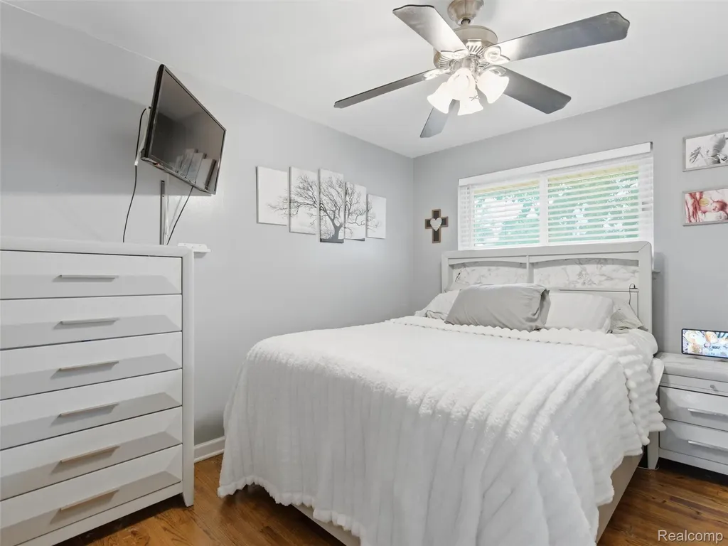 15222 Elderwood Street Roseville City MI 48066