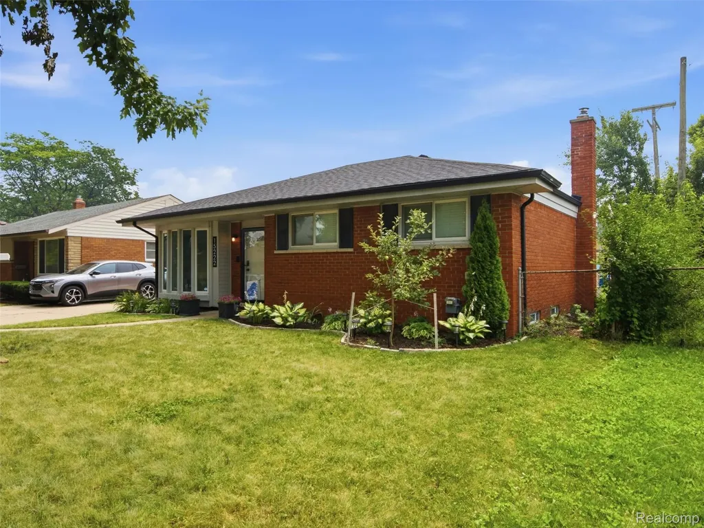 15222 Elderwood Street Roseville City MI 48066