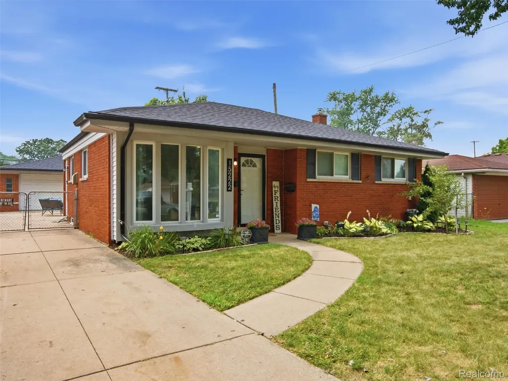 15222 Elderwood Street Roseville City MI 48066