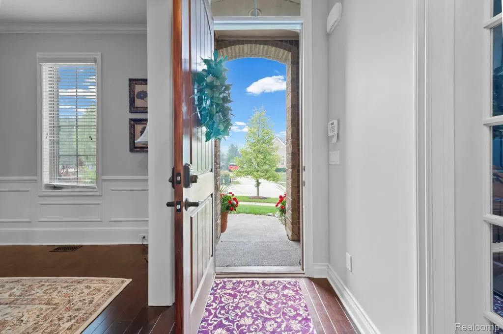 56555 Hartley Drive W Shelby Charter Township MI 48316