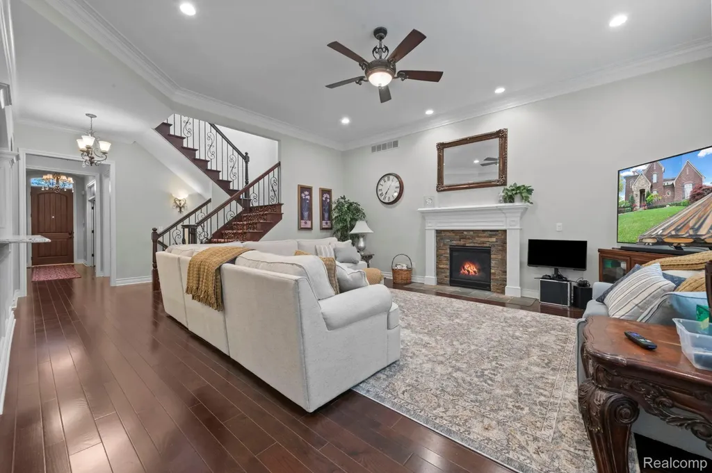 56555 Hartley Drive W Shelby Charter Township MI 48316